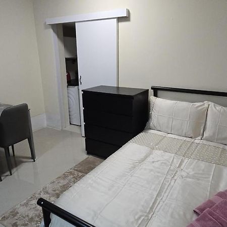 Shanti House Enfield Dış mekan fotoğraf