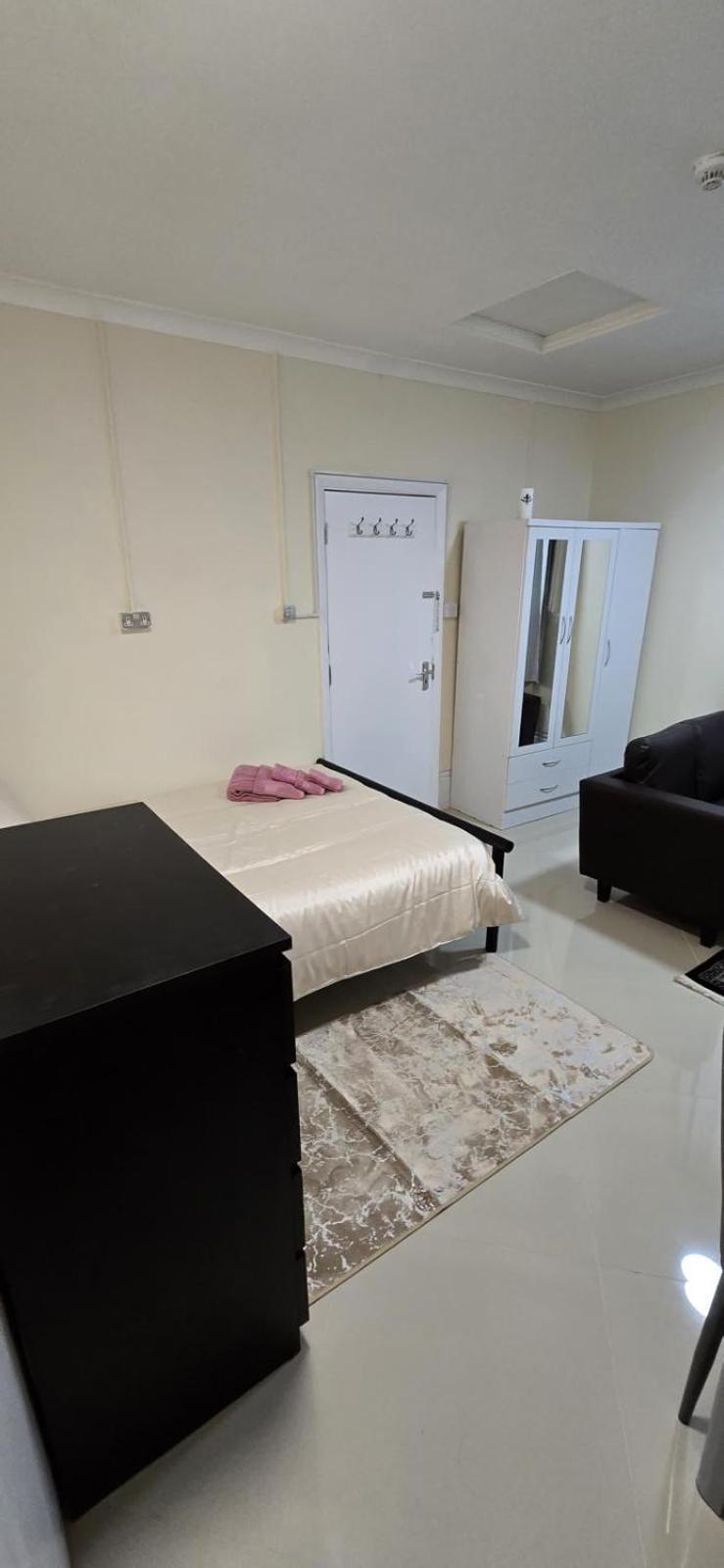 Shanti House Enfield Dış mekan fotoğraf