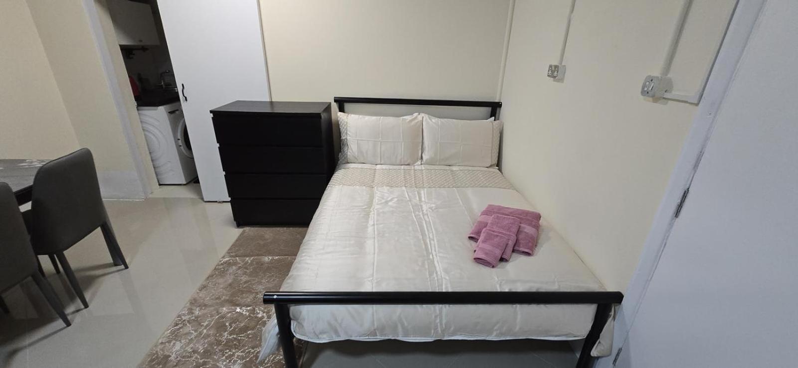 Shanti House Enfield Dış mekan fotoğraf